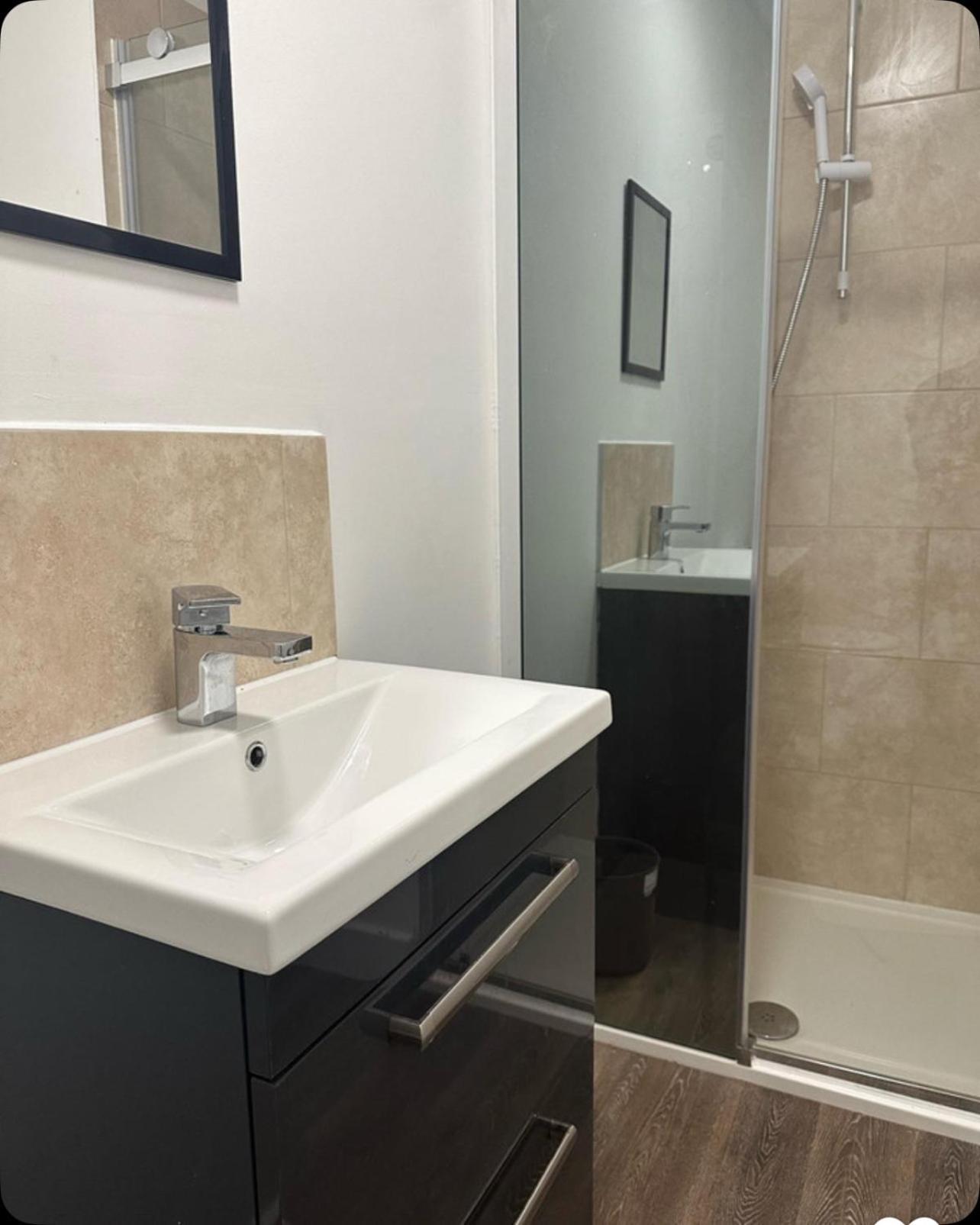 The Luxe By Waggoner Aparts 2 Bedroom! Bradford  Exterior foto